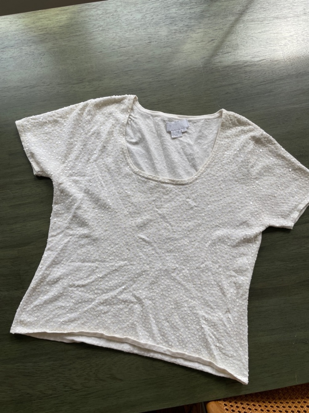 VINTAGE VOTRE NOM White Short Sleeve Scoop Neck Sequin Tee